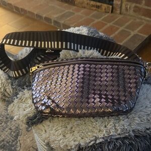 Pretty Simple Bronze Woven Crossbody Bag-Meet the Westlyn Woven Bum Bag